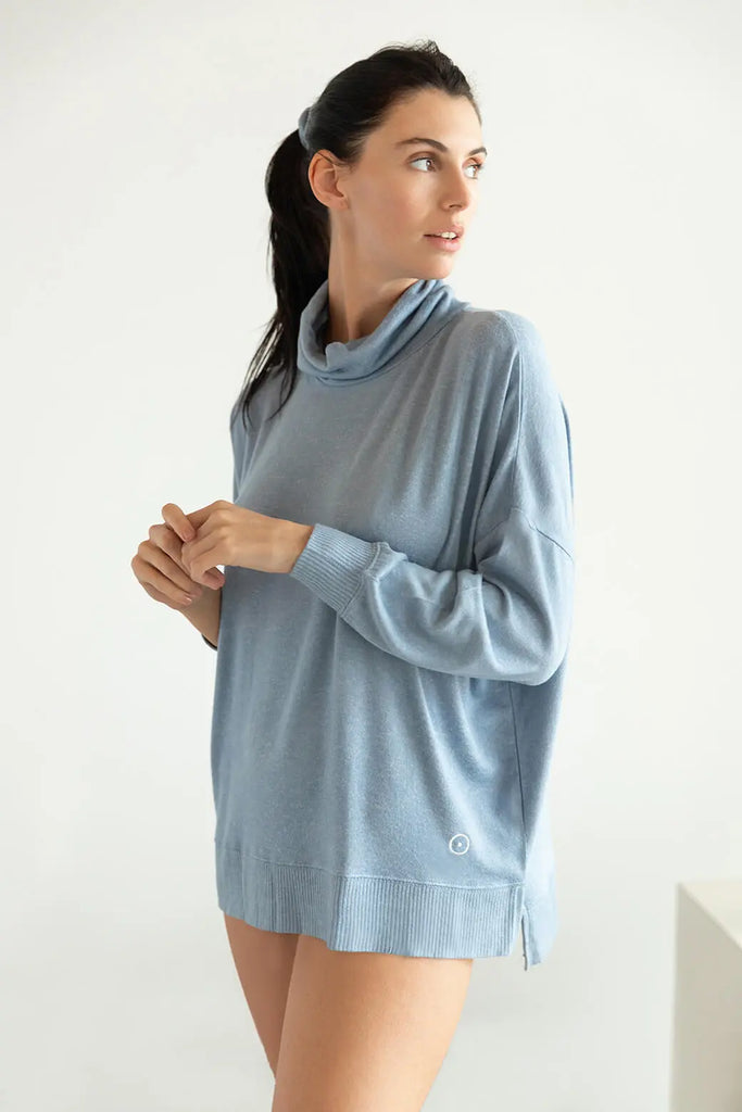 Cosset Relaxed Turtleneck by Sunday Citizen Sunday Citizen