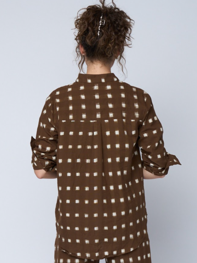 Good Boyfriend Shirt With Mandarin Collar - Ikat Squares Mocha