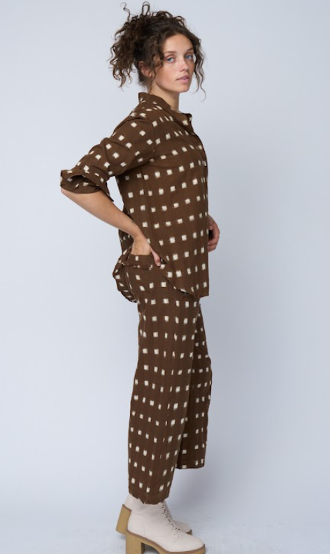 Good Boyfriend Shirt With Mandarin Collar - Ikat Squares Mocha
