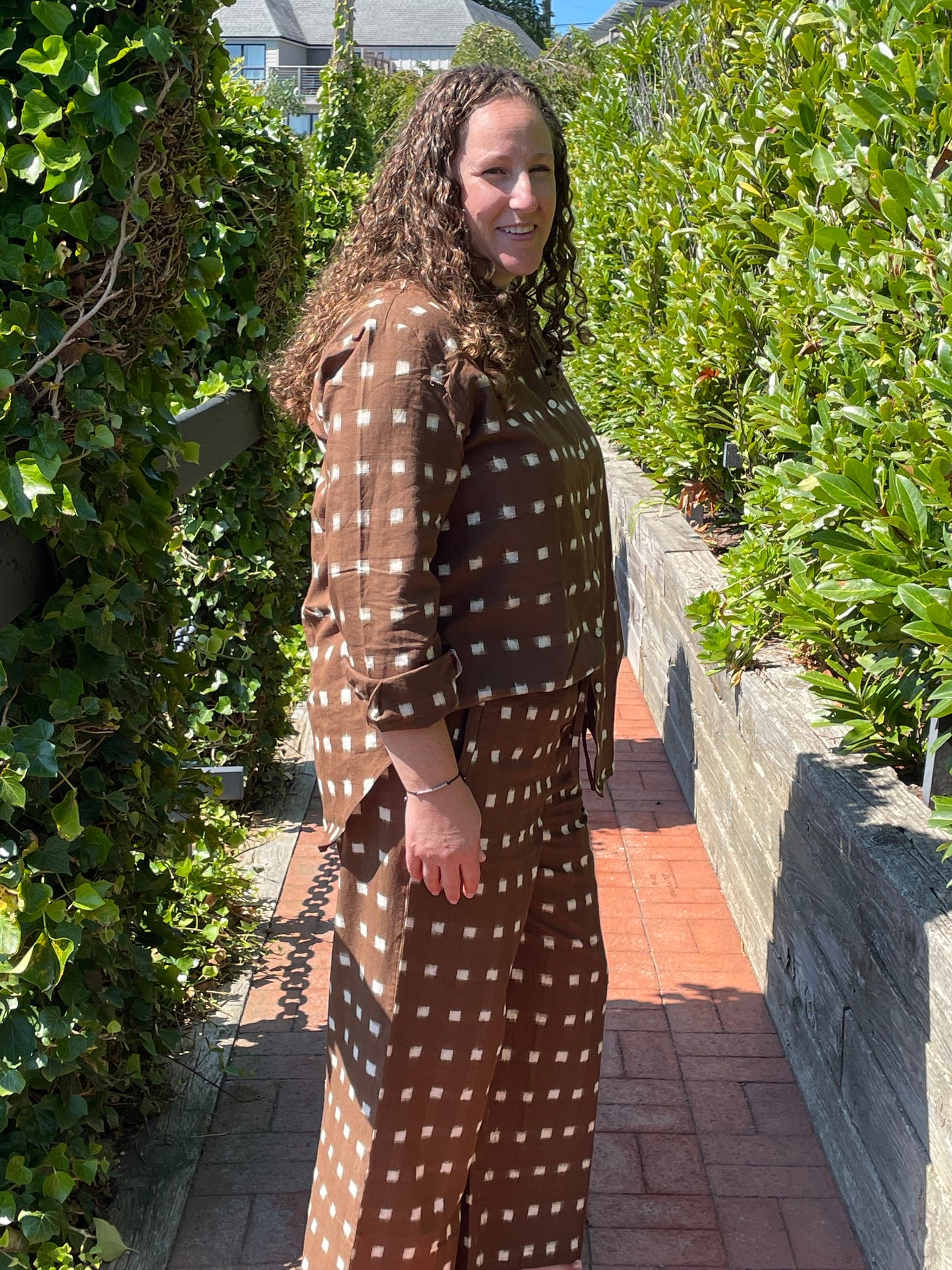 Good Boyfriend Shirt With Mandarin Collar - Ikat Squares Mocha
