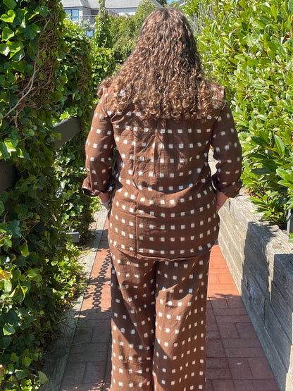 Good Boyfriend Shirt With Mandarin Collar - Ikat Squares Mocha