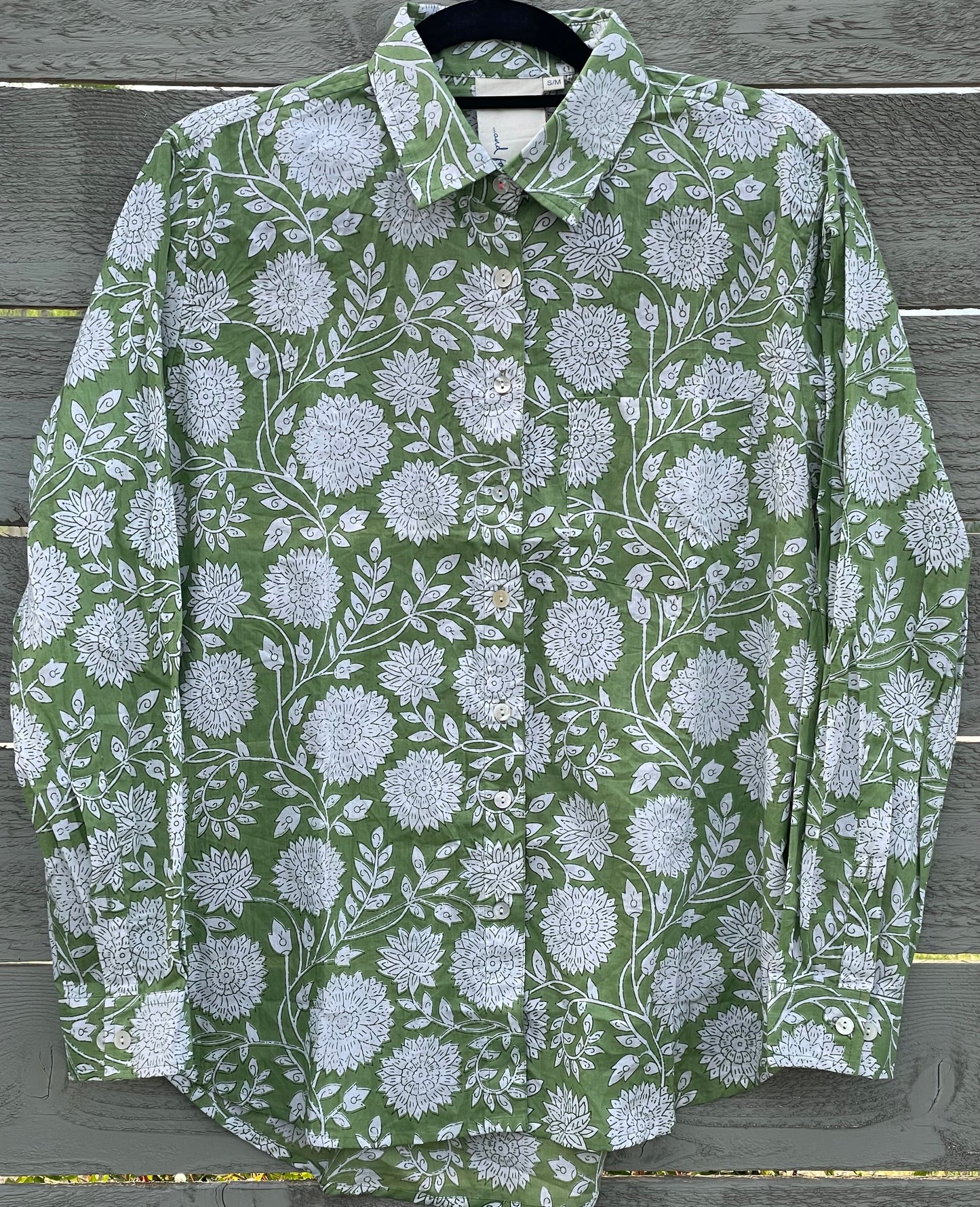 Good Boyfriend Shirt - Hydrangea Beauty Celery