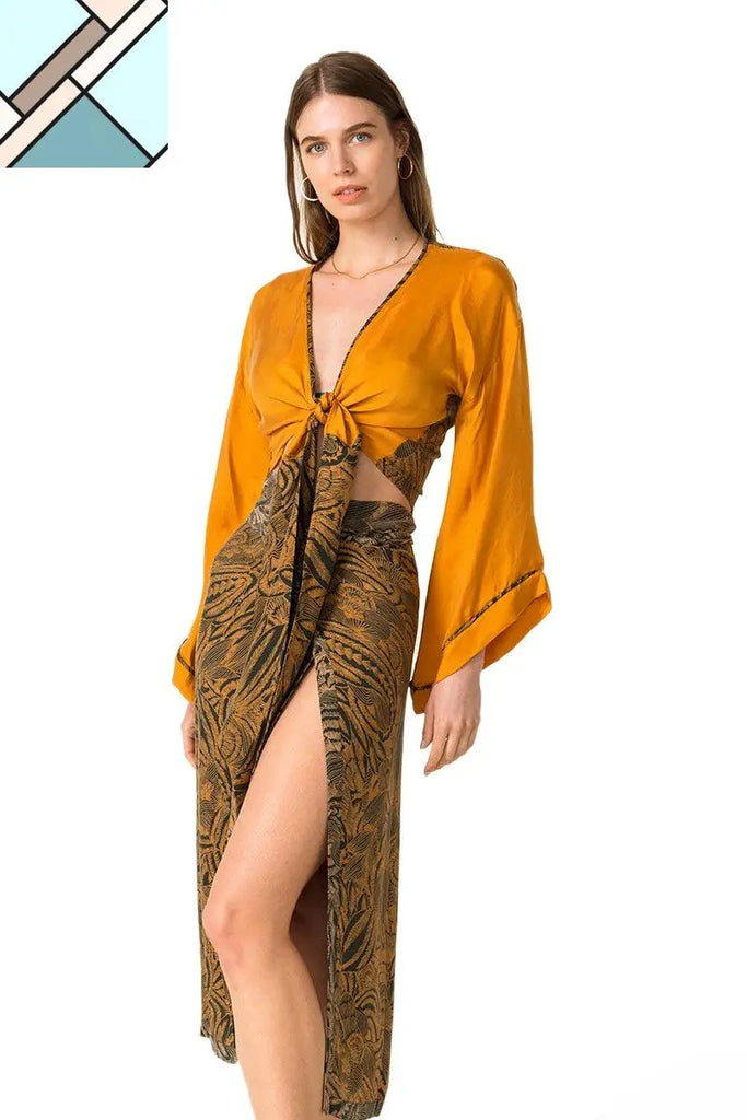 Nomi Tie Front Top MOVOM