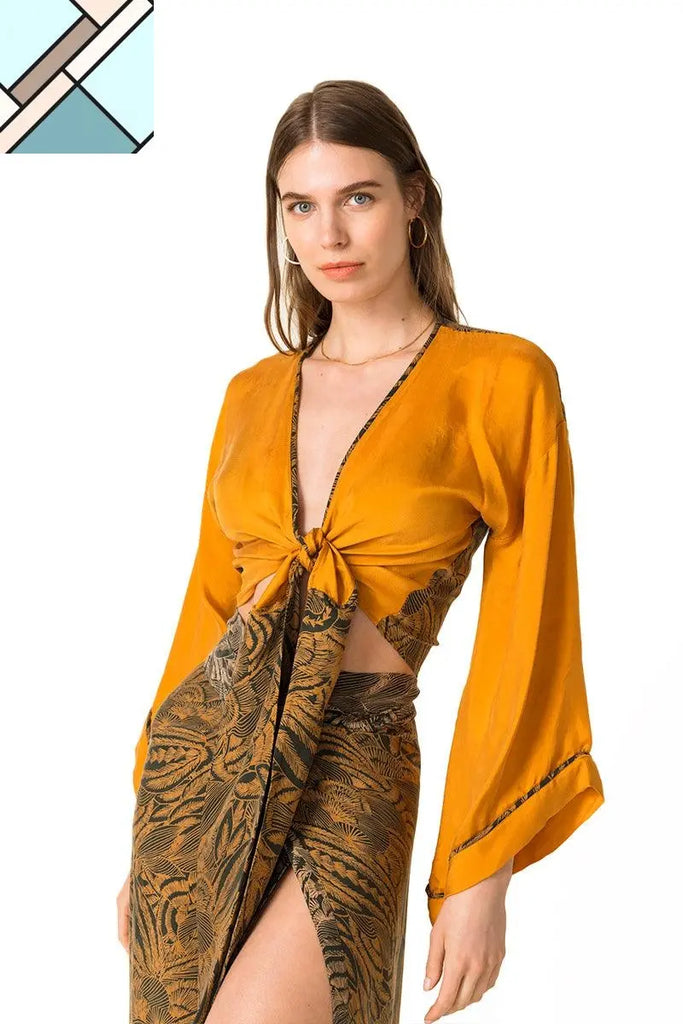 Nomi Tie Front Top MOVOM